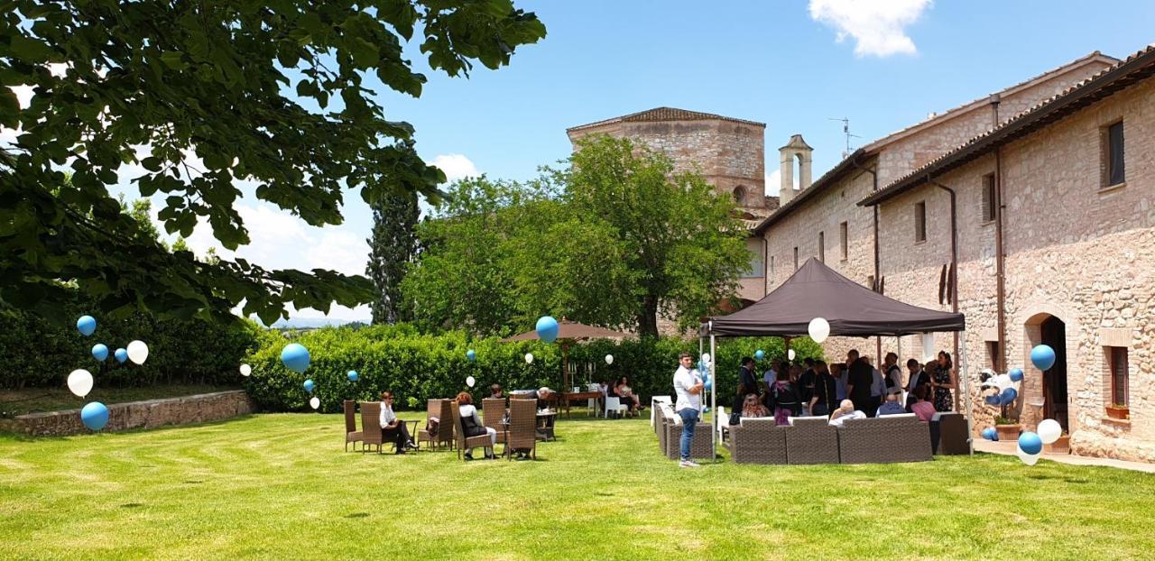 Chiesatonda Resort Spello Exterior foto